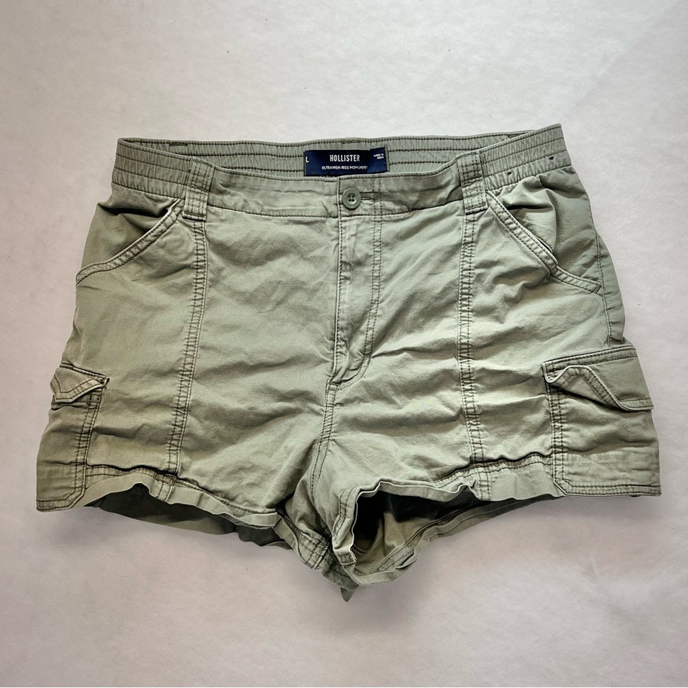 Hollister‎ Shorts Women’s Olive Green Cargo Ultra High Rise Mom, Large